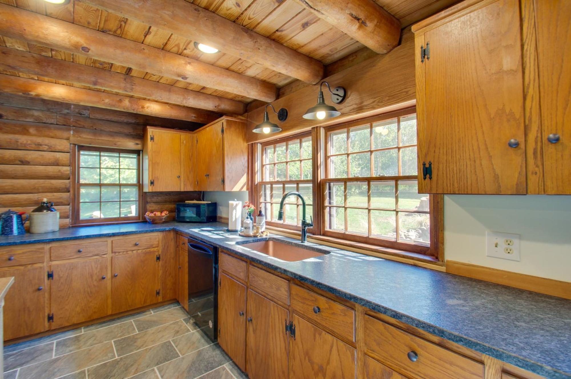 Cozy Log Cabin Getaway With Fire Pit And 3 Acres! Ruckersville Eksteriør bilde