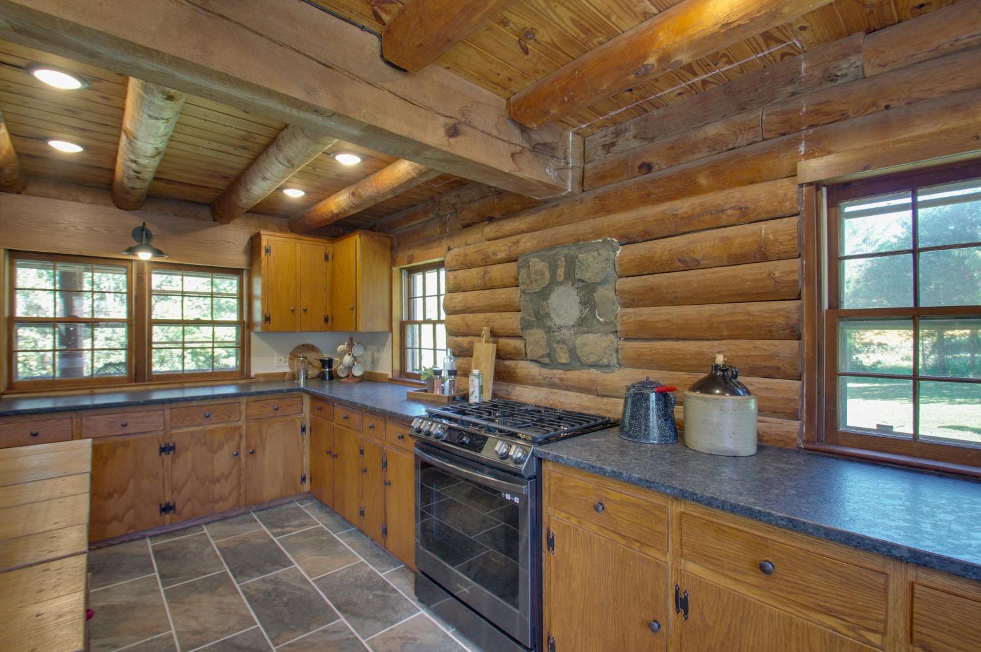 Cozy Log Cabin Getaway With Fire Pit And 3 Acres! Ruckersville Eksteriør bilde