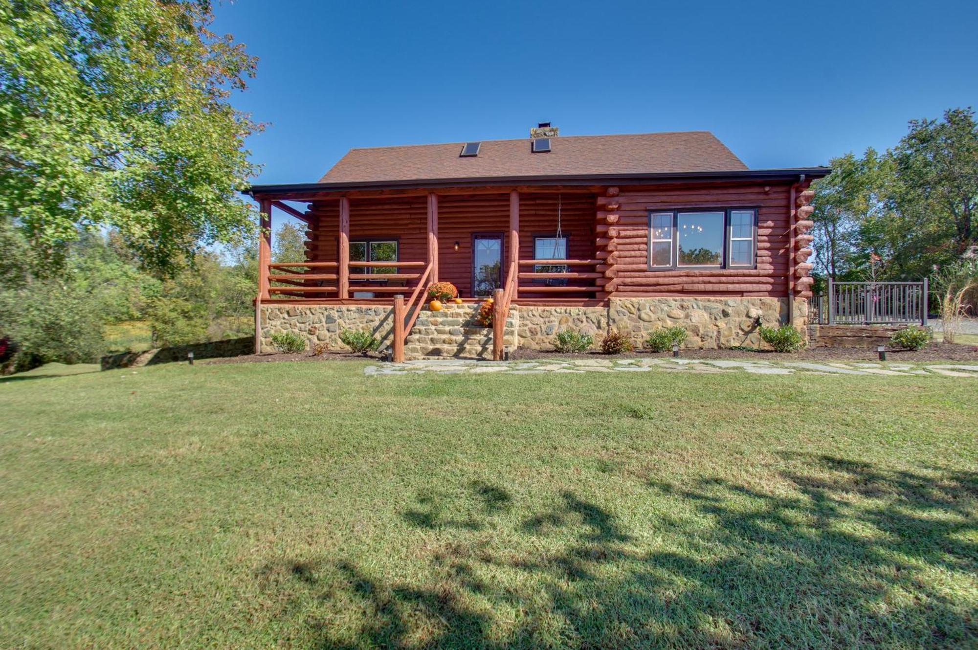 Cozy Log Cabin Getaway With Fire Pit And 3 Acres! Ruckersville Eksteriør bilde